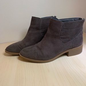 Like-new Grey Dolce Vita booties (Size 8W)